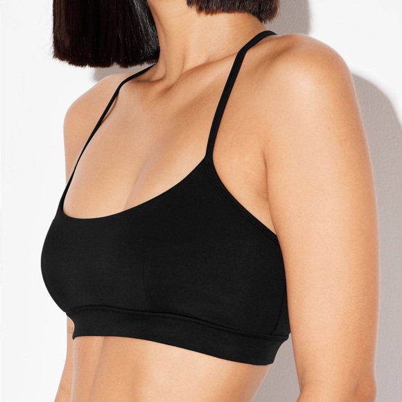 LAST CHANCE | Minimal Black Sports Bra - Picture 2 of 6